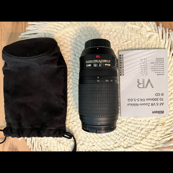 Nikon AF-S VR Zoom-Nikkor 70-300mm F/4.5-5.6G IF-ED - Picture 3 of 3